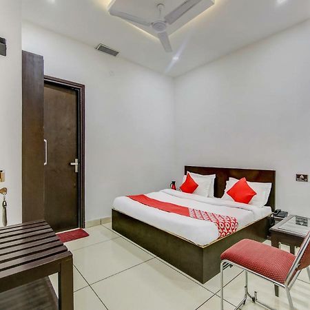 Oyo 27999 Hotel Deep Sirsa Buitenkant foto