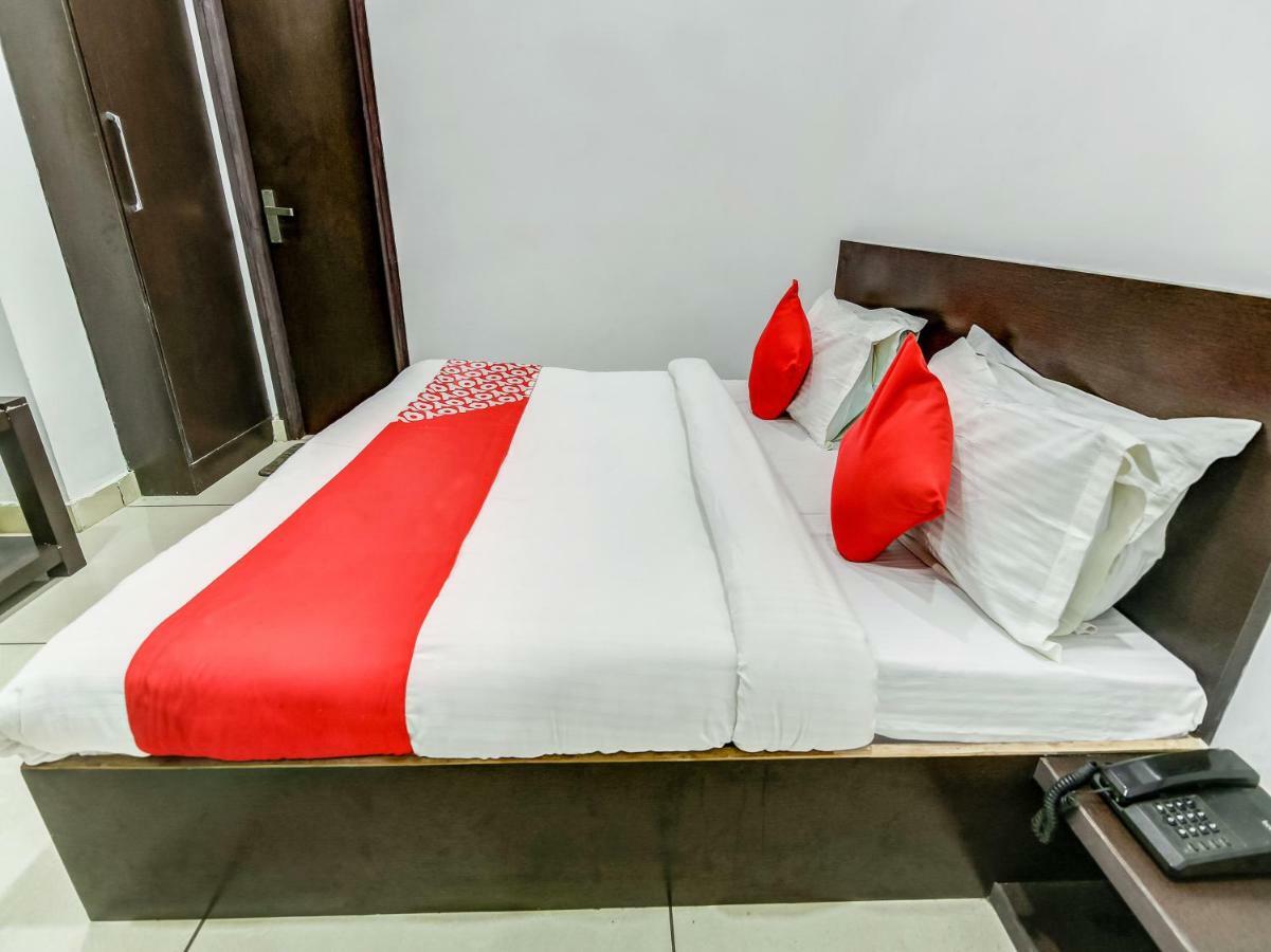 Oyo 27999 Hotel Deep Sirsa Buitenkant foto