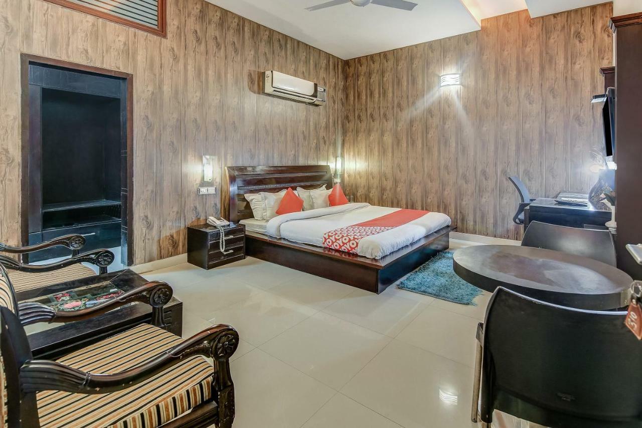 Oyo 27999 Hotel Deep Sirsa Buitenkant foto