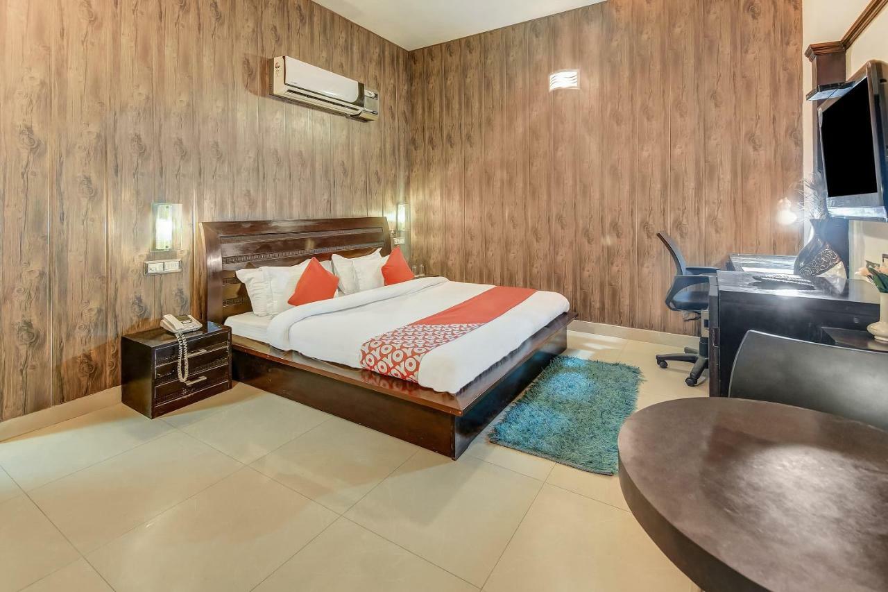 Oyo 27999 Hotel Deep Sirsa Buitenkant foto