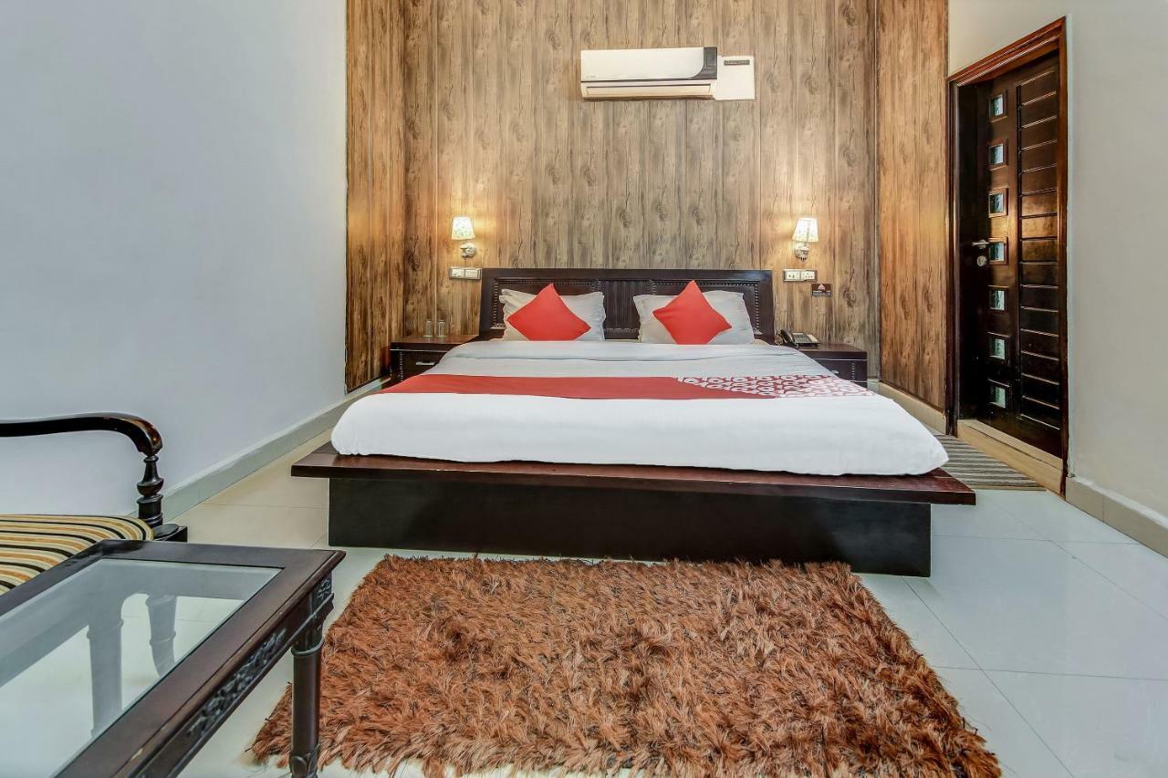 Oyo 27999 Hotel Deep Sirsa Buitenkant foto