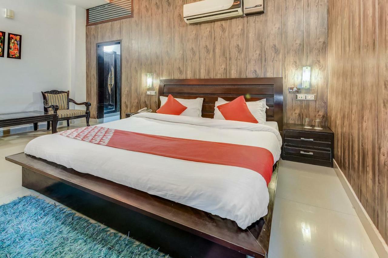 Oyo 27999 Hotel Deep Sirsa Buitenkant foto